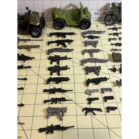 vintage‎ Military Action Assorted Accessories Lot - Picture 3 of 9